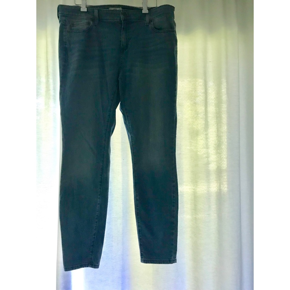 Vineyard Vines Lightwash Jeans (12)